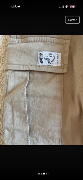 Pantalón cargo beige Bershka hombre
