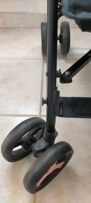 Silla de paseo bebé KikkaBoo beetle