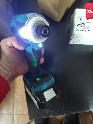 Atornillador Makita 18V 6.0Ah BL1860B