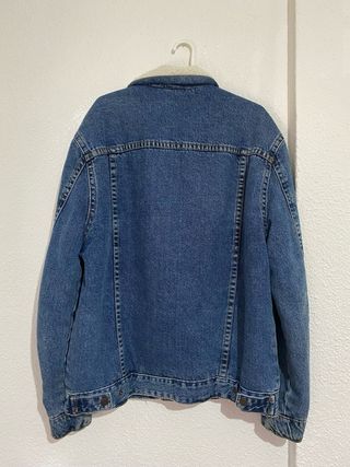 Cazadora vaquera con forro sherpa