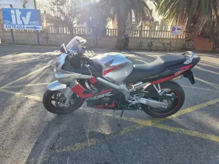 Honda CBR 600 F año 2004