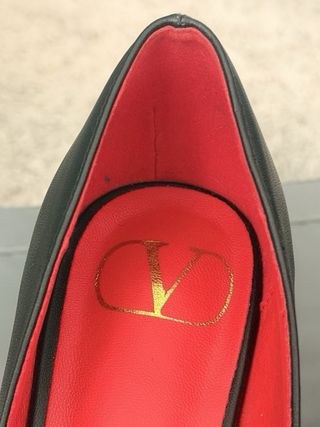 Tacones Valentino Talla 38 Negro y Dorado
