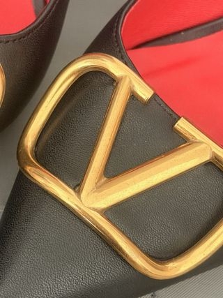 Tacones Valentino Talla 38 Negro y Dorado