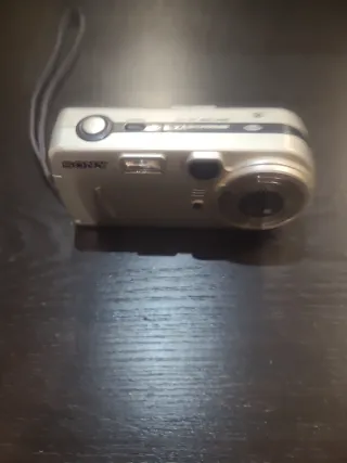 Máquina Fotográfica Sony Cyber-shot Prata