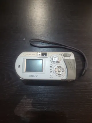 Máquina Fotográfica Sony Cyber-shot Prata