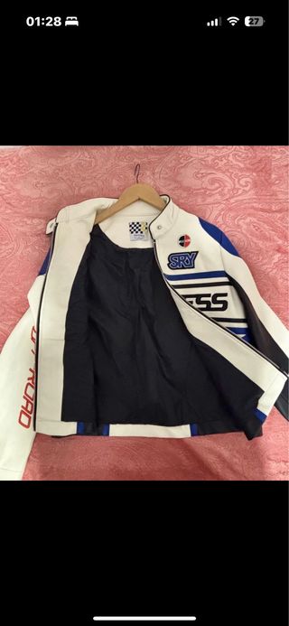 Chaqueta estilo motero de cuero