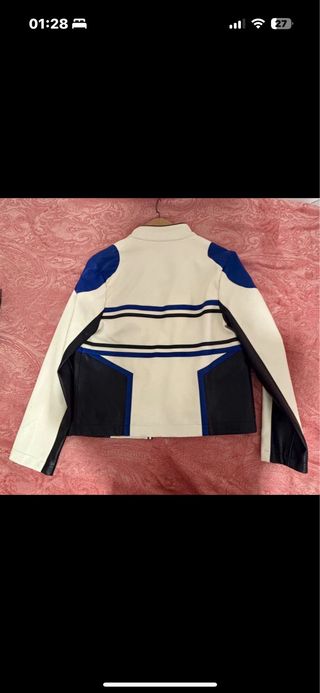 Chaqueta estilo motero de cuero