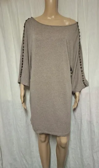 Abito lungo con bottoni beige/marrone