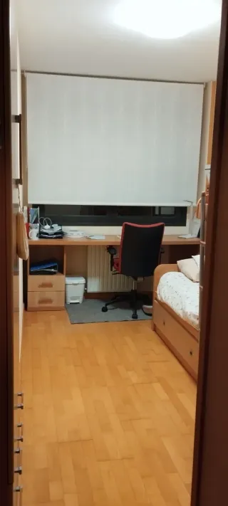 Habitación tren con armarios y cajones