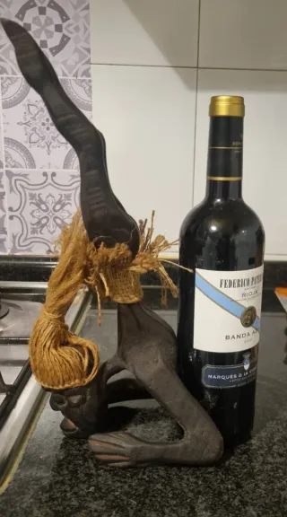 Figura decorativa tallada artesanalmente