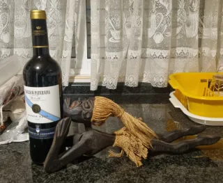 Figura decorativa tallada artesanalmente