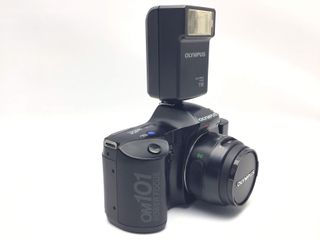 camara compacta 35mm olympus om101