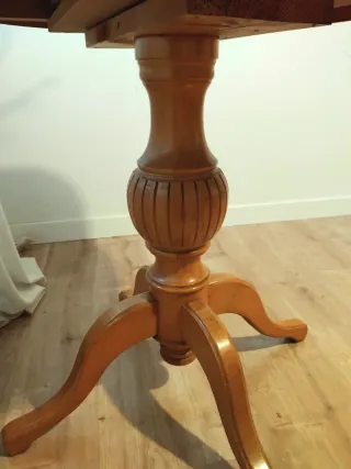 Mesa auxiliar redonda de madera extensible+cristal