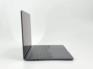 MacBook Air 13" (2022) Apple M2 8 CPU/8 GPU núcleos - SSD 512Gb - RAM 8Gb - Azul Oscuro  - QWERTY - Español