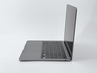 MacBook Air 13" M3 (2024) 8 CPU/8 GPU núcleos - SSD 256GB - 8GB RAM - Gris Espacial