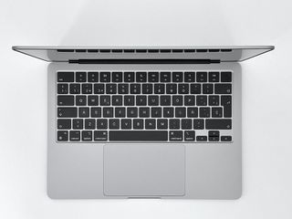 MacBook Air 13" M3 (2024) 8 CPU/8 GPU núcleos - SSD 256GB - 8GB RAM - Gris Espacial