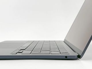 MacBook Air 13" (2024) M3 8 CPU/10 GPU núcleos - SSD 512 - RAM 16GB - Azul Medianoche