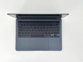 MacBook Air 13" (2024) M3 8 CPU/10 GPU núcleos - SSD 512 - RAM 16GB - Azul Medianoche