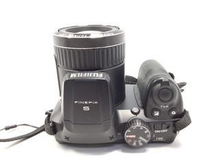 camara digital bridge fujifilm finepix s4700