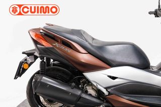 YAMAHA XMAX 300
