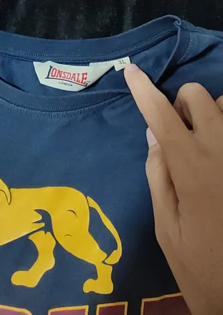 Camiseta Lonsdale Azul con León