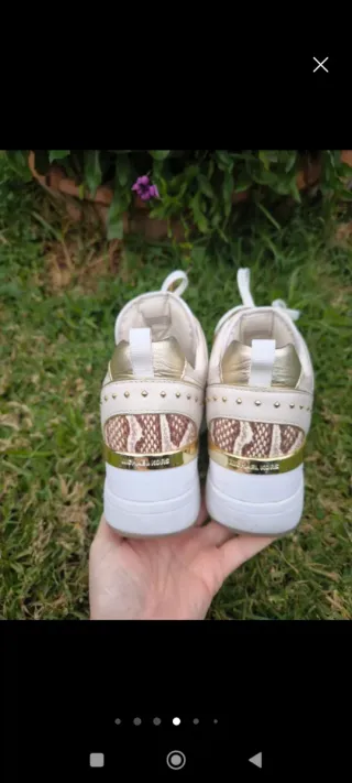 Zapatillas Michael Kors Beige y Dorado