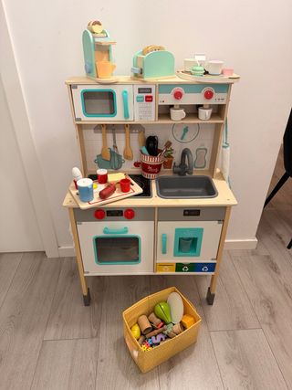 Cocinita de madera para niños