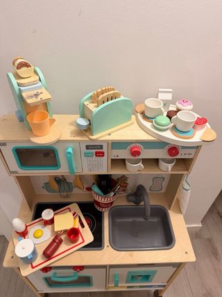 Cocinita de madera para niños