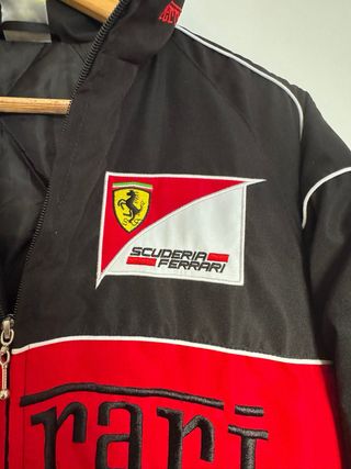 Chaqueta Ferrari Vintage Negra y Roja