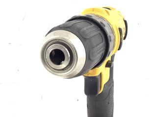 taladro a bateria dewalt dcd710