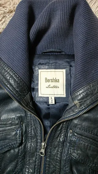 Cazadora Piel Negra/Azul Bershka