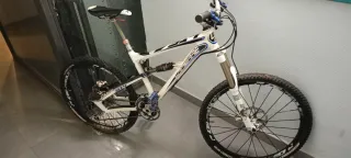 Bicicleta Lapierre Zesty doble suspensión