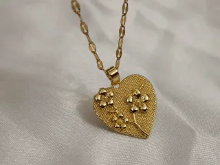 Collar Corazón Flor Baño Oro 18K Acero inoxidable