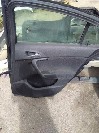 PUERTA TRASERA DERECHA OPEL INSIGNIA BERLINA