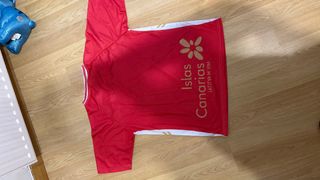 Camiseta deportiva Hummel roja
