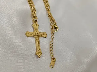 Collar Figaro Cruz Baño Oro 18K acero inoxidable