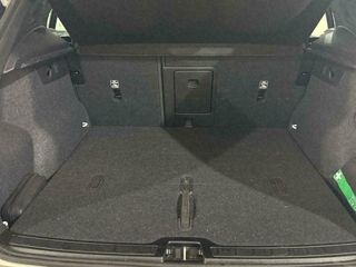 Volvo XC40 2.0 B3 G Plus Dark Auto