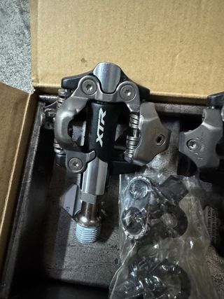 Pedales Shimano XTR M9100 XC con calas