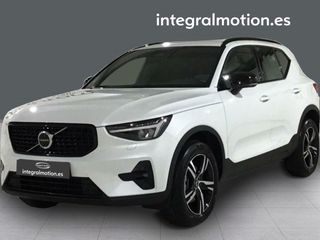 Volvo XC40 2.0 B3 G Plus Dark Auto