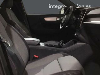Volvo XC40 2.0 B3 G Plus Dark Auto