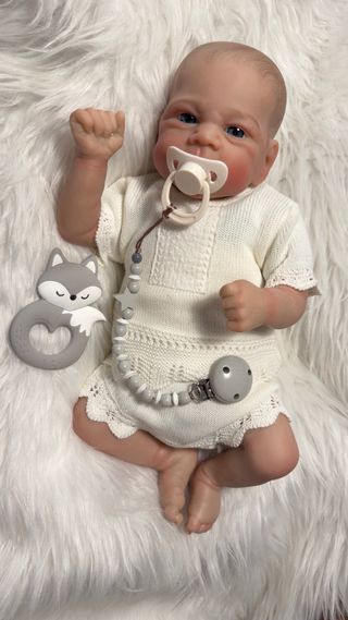Bebé Reborn + chupetero y mordedor