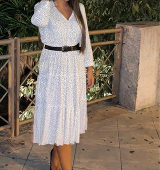 Vestido midi blanco y negro lunares