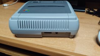Super Famicom con 2 mandos y juego