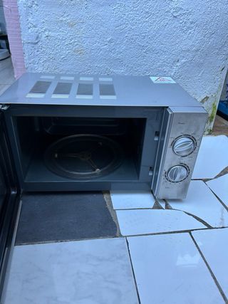 Microondas Taurus plateado