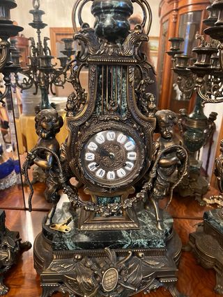 Reloj y Candelabros Bronce y Mármol
