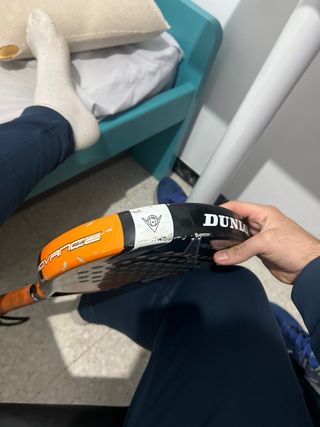 Pala de pádel Dunlop Advance 38