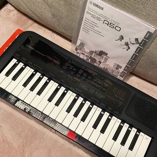 TECLADO YAMAHA PSS-A50 CON CAJA