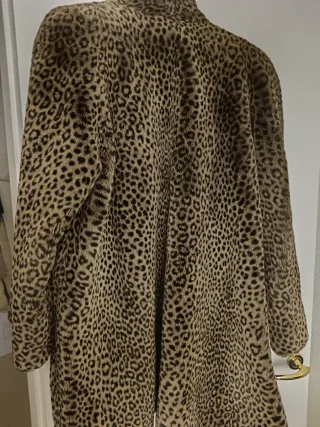 Abrigo de pelo sintético estampado leopardo