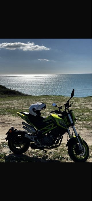 Benelli TNT 125 Verde Lima