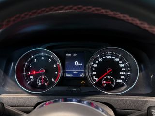 VOLKSWAGEN Golf GTI 2.0 TSI 220CV BMT